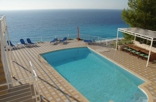 Agios Nikitas Villa | KATHISMA VILLA MARGAUX, Pool With Fabulous VIEWS & SUNSETS - Close to Beach