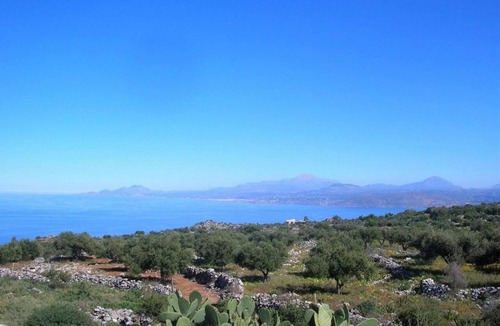 Kefalas Villa | Kefalas nr Almyrida detached Sea View Cottage