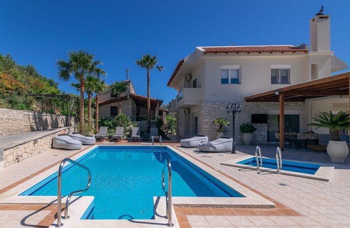 Kirianna Villa | Kipo paradiso stone villa,pool,spa,massage,gym
