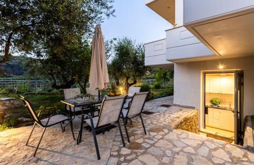 Kitries House | Kitries Summer Getaway - Eden Sandy Suite