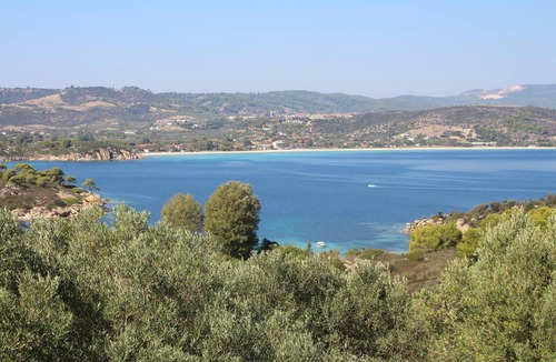 Sithonia Apartment | Komfortable holiday apartment with unique view, directly at the sea, Wifi, Ormos