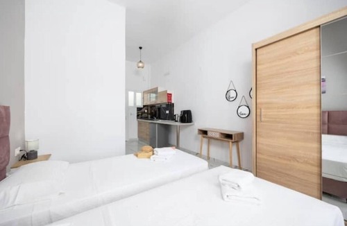 Roda Hotel | Kosmas Deluxe Studio – A Sun-Kissed Escape in Roda