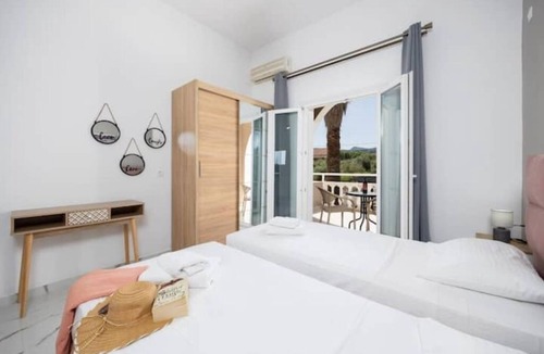 Roda Hotel | Kosmas Deluxe Studio – A Sun-Kissed Escape in Roda