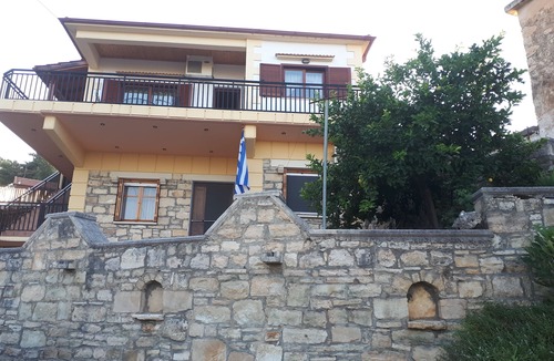Pemonia Apartment | Koukos House surrounded be nature