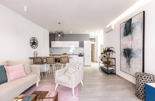 Old Town Rethymnon Apartment | Kristin's Maisonette - Roof terrace & Sauna
