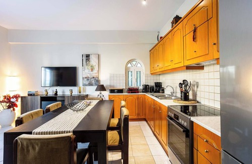 Kiparissia House | Kyparissia Modern Home, Serene Views & Calm Vibes