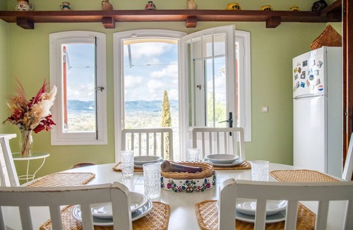 Akrotiri House | La Belle Villa - Family Retreat & Magnificent View