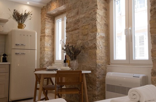 Old Town Apartment | La Corda - newly renovated apartment in Corfu town