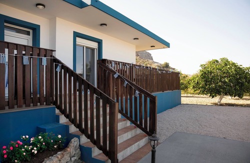 Archangelos House | Laftira's Sea View Home