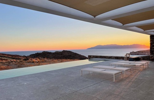 Ios House | Laurentis Villa - Architect home with 180° sea views and a path to a wild beach