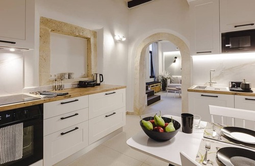 Old Town Rethymnon Apartment | Le Bijou Luxury Ground Suite, chic & stylish vacation!