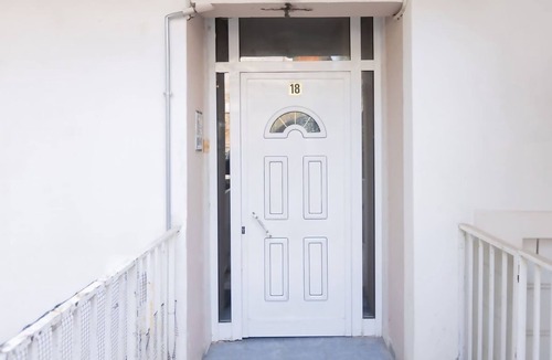Kalamaria Apartment | Le Plaza, Modern Escape near Thessaloniki Center