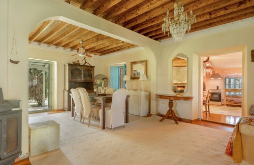 Kalligoni House | Lefkadas Bohemian Cottage Holiday Home with Mountain View, Wi-Fi and Air Conditioning
