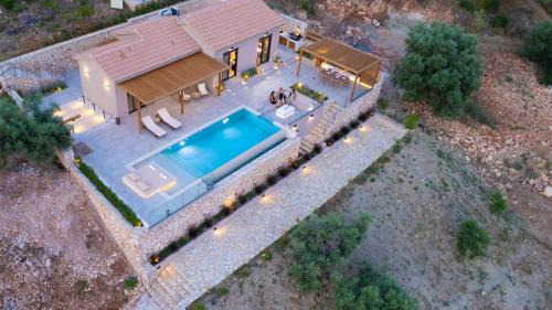 Evgiros Villa | Lefkira Seafront Villa