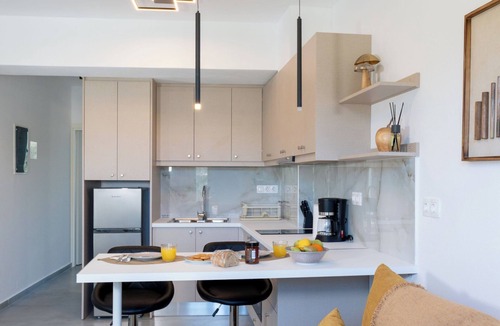 Monopari Apartment | Lemon Tree - Private Garden & View