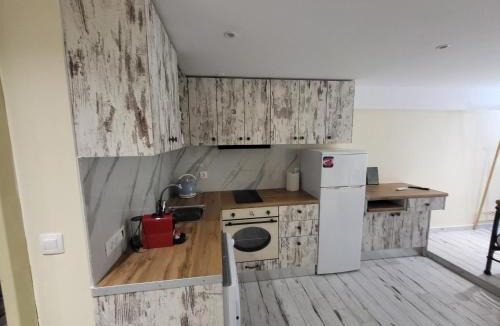 Old Town Apartment | LEMON TREE Square house