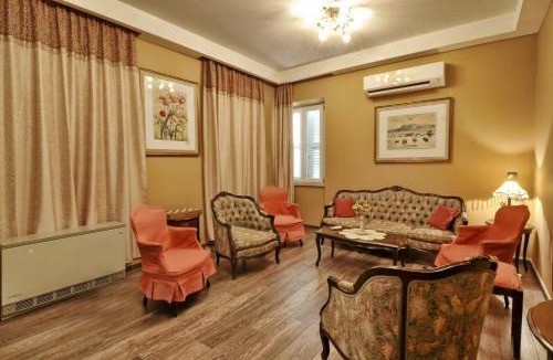 Old Town Apartment | Lemonia Luxury Apartment