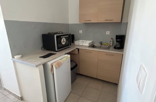 Emporio Hotel | Leon Lux Apartment, triple room with private bathroom, share pool and ocean view