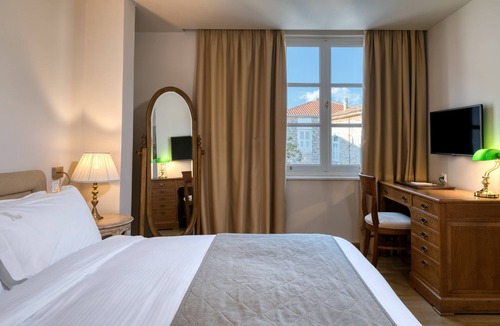 idhra Hotel | Leto Hotel