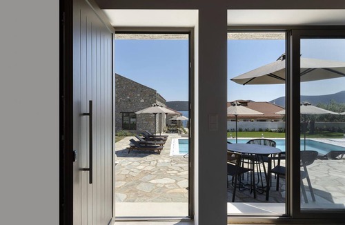 Sourpi House | Lichnos Luxury Studio