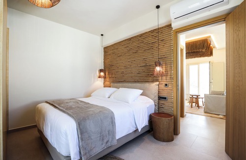 Tourlos House | LIFE SUITES
