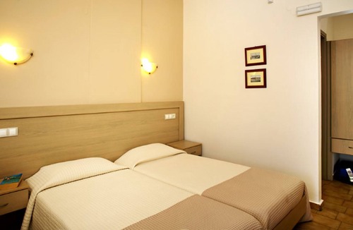 Vamvakopoulo Apartment | Lili Apartments,102,oasis 2,5 km from Hania center