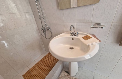 Lagonissi House | Lime beach house
