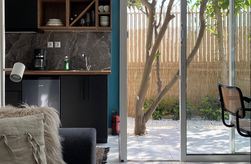 Lagonissi House | Lime beach house