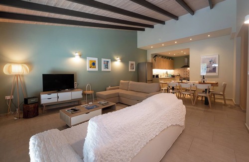 Kalamata Villa | Linas Home - Kalamata Mediterranean Suites & Villas