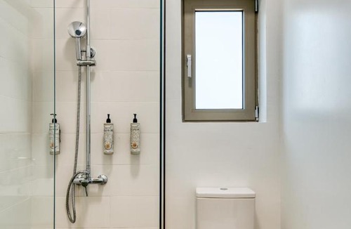 Exostis Apartment | Lithéa, stone residence