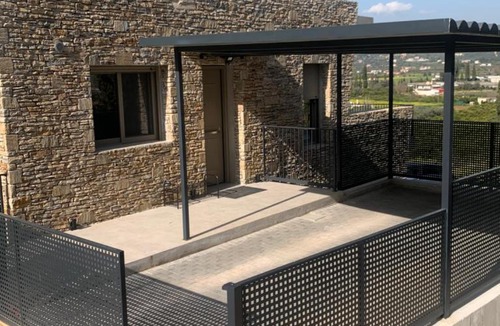 Exostis Apartment | Lithéa, stone residence