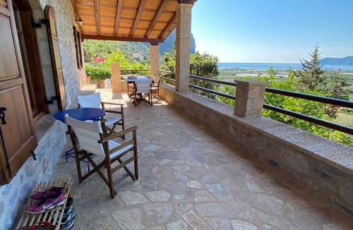 Leonidio House | Lithos - Stay Lithos
