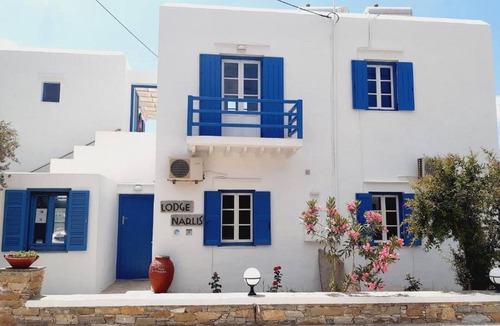 Platis Gialos Apartment | Lodge Narlis - Erato Room - Next to the beach with sea view