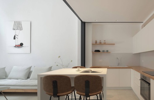Old Quarter House | Loft 26:Bright,Central,Well tended