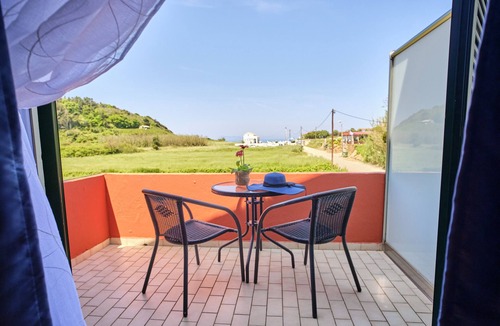 Peroulades Apartment | Logas Beach Studio 8 Corfu