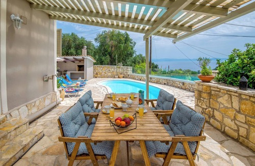 Koutsi Cottage | Loggos Seaview Cottage with Pool