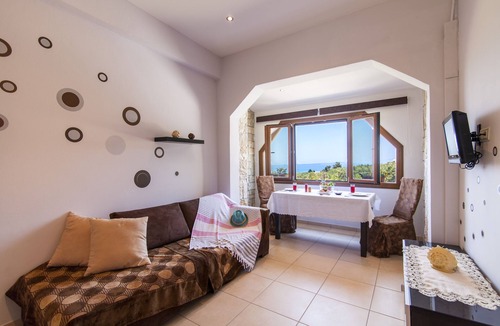 Paramonas Hotel | Loukia Luxury Apartments