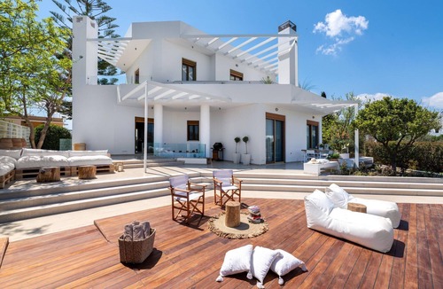 Ixia Villa | Love White Villa with Private Pool