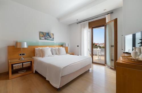 Ixia Villa | Love White Villa with Private Pool