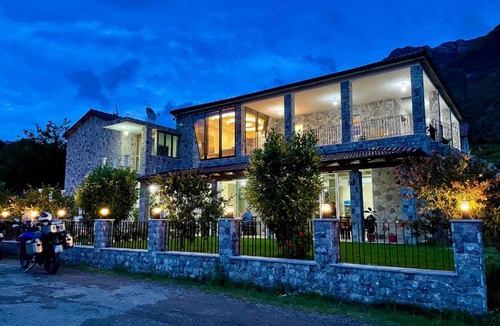 Koman Hotel | Lugina e Komanit