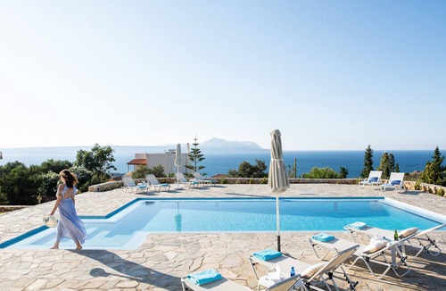 Apokoronas Villa | LUNA, beautiful, large villa with spacious outdoor areas and private pool.