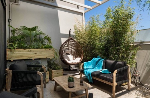 Souda House | Lux 3bd Vacation Home w. Sauna & Rooftop Jacuzzi