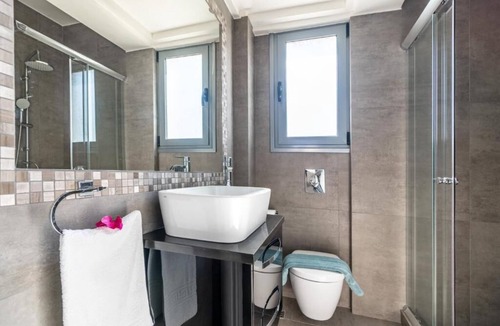 Porto Rafti Apartment | luxurious house near the sea