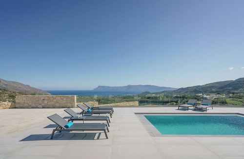 Zerviana Villa | Luxurious New Villa Sea Breeze with Private Pool, Jacuzzi and Playroom