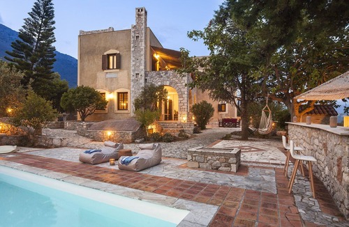 Oitylo House | Luxurious Oitylon traditional tower by Olive Rentals Villas