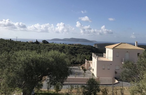 Pylos-Nestoras Villa | Luxurious Villa in Kamaria Peloponnese with Swimming Pool