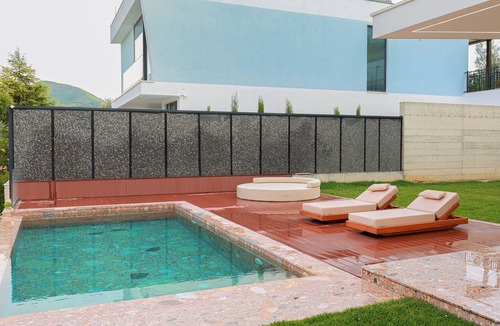 Mjull-Bathore House | LUXURY 3-BEDROOM VILLA WITH PRIVAT POOL&STUNNING VIEWS IN TIRANA