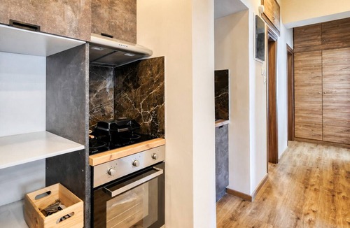 Neos Kosmos Apartment | Luxury 4-bed Myrto apartment near Onassis Stegi - sleeps 10, 4.5 baths