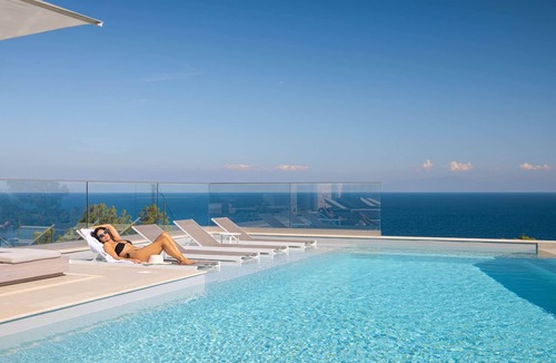 Kokkari House | Luxury Aegean Villa with Infinity Pool and Stunning View