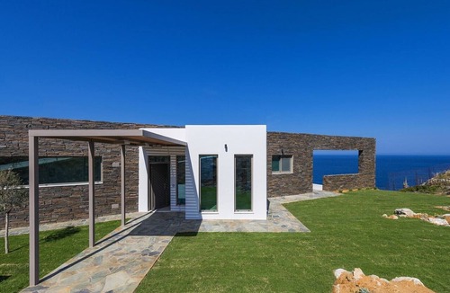 Stavros Villa | Luxury beachfront villa★Heated pool★Direct access to the ocean★Breathtaking ocean view